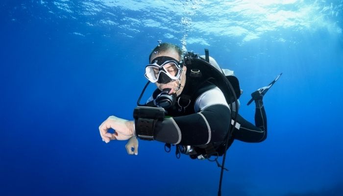 parada de seguridad en buceo